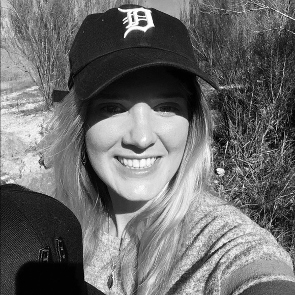 Meet your Posher, Kristen - Picture 1 of 1